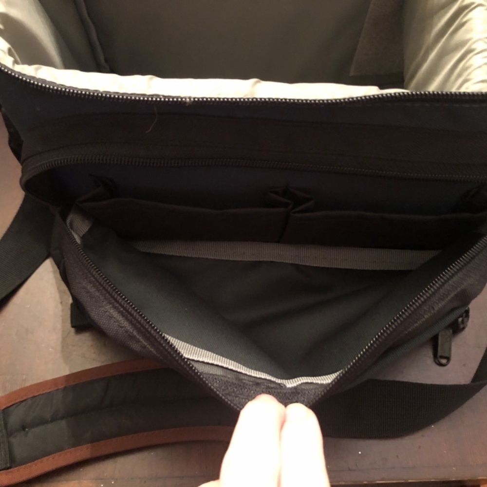 Video Camera Case. Lowe Pro. - Picture 5 of 9